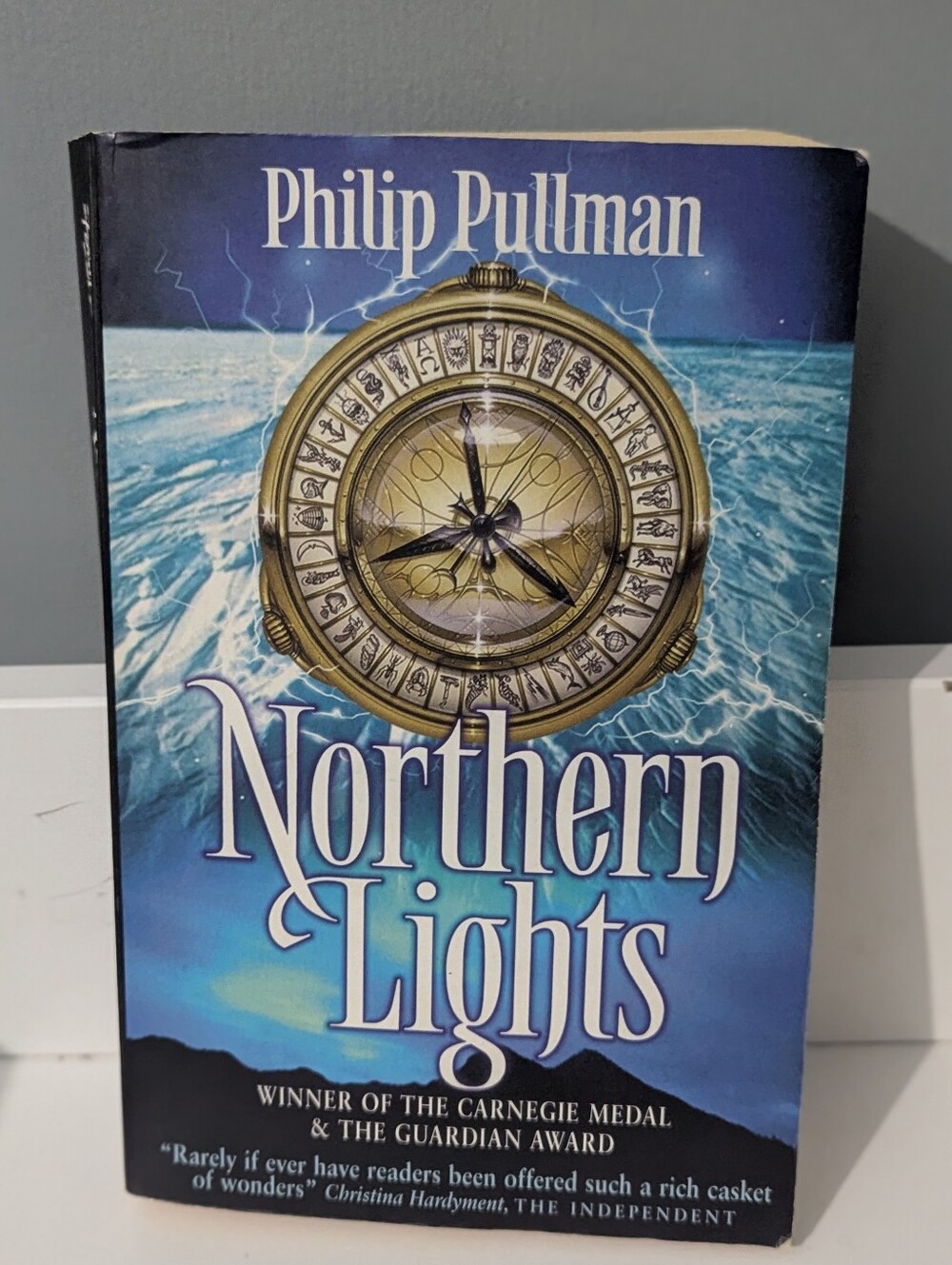 4/$10📚 Northern Lights Bg Philip Pullman Book‎